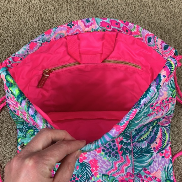 NWT Lilly Pulitzer quilted drawstring backpack in banana split - Picture 5 of 7